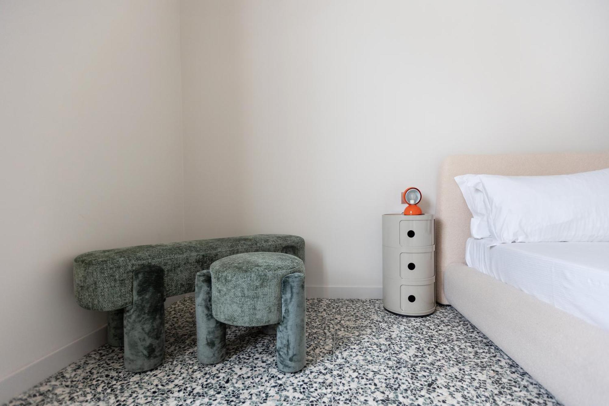 Newly Renovated Two-room * Milaan