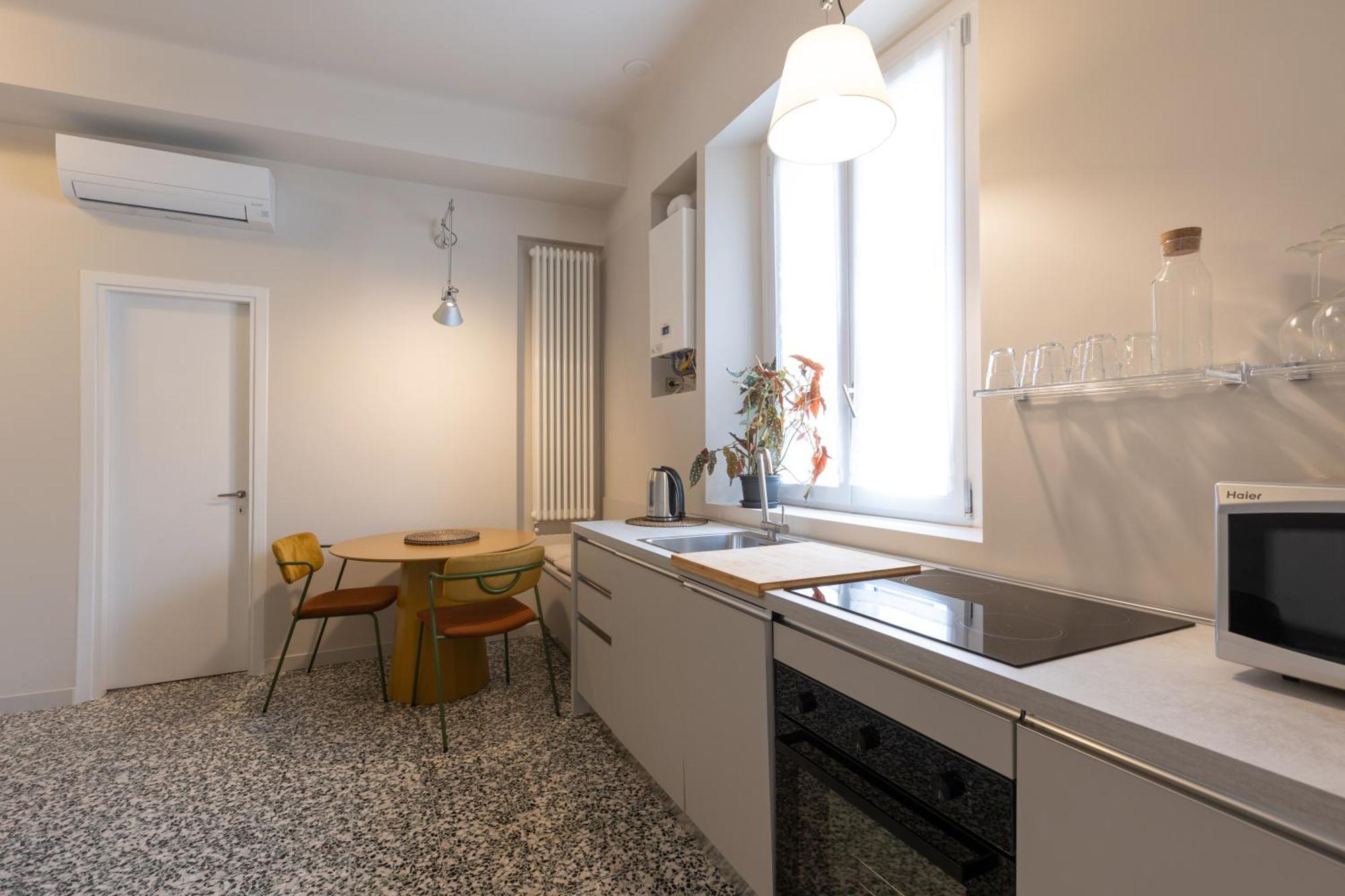 Newly Renovated Two-room Appartement